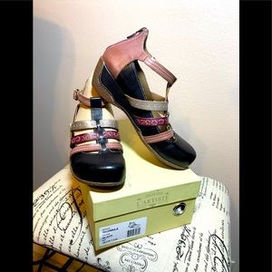 Spring Step L’Artiste Yulianna Shoes. Size 7.5-8. Black, pink, gray.